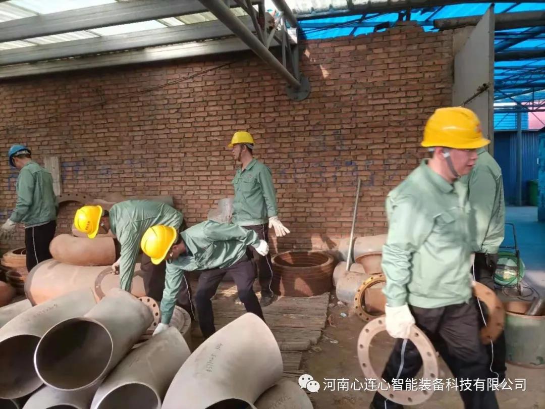心连心智能装备党支部开展到“生产中去！”活动